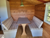 Hütte innen 1
