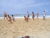 Frankreich 2009 - Familiensport mit Blutgrätsche