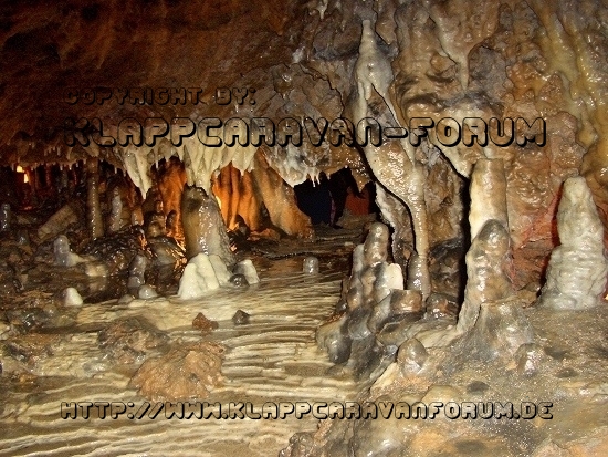 Tropfsteinhöhle gruselig